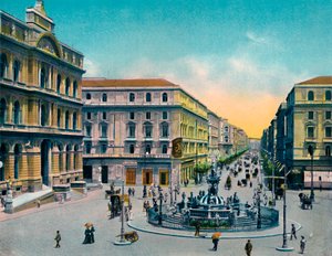 Napoli - Piazza Borsa avec Fontaine Medina, Fontaine de Neptune, c1900