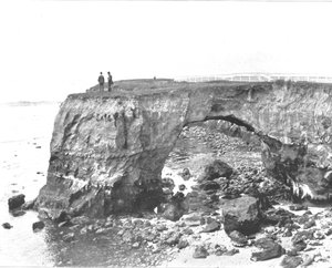 Pont naturel sur la côte près de Santa Cruz, Californie, USA