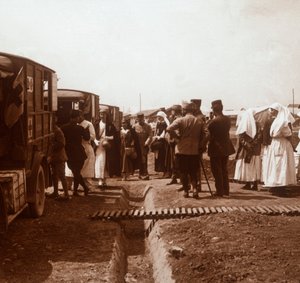 Infirmières et ambulances de la Croix-Rouge, vers 1914-1918