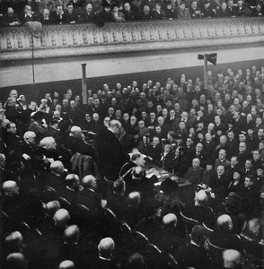 Le 27 janvier, M. Churchill a prononcé un discours au Free Trade Hall, Manchester, 1913, 1945