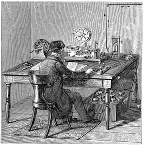 Opérateur envoyant un message sur un télégraphe électrique Morse, 1887