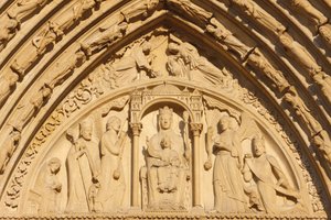 Cathédrale Notre-Dame de Paris aile ouest : tympan de la porte Sainte-Anne, Paris, France - Unbekannt