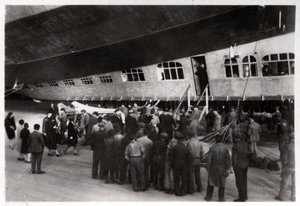 Passagers embarquant sur le Zeppelin LZ 127 Graf Zeppelin, 1933