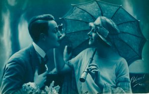 Carte postale de couple romantique vintage, en bleu