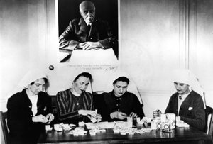 Préparation de bonbons vitaminés, France occupée par les Allemands, 1940-1944
