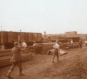 Prisonniers, Genicourt, nord de la France, c1914-c1918