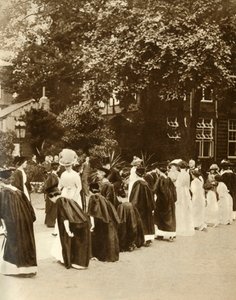 La reine Mary au Bedford College, Londres, 1913, 1935