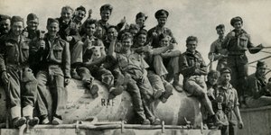 Équipes au sol de la R.A.F.: Tripolitaine, vers 1942-1943, 1945 - Unbekannt
