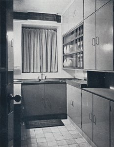 R. W. Symonds et Partenaire, L. & A.R.I.B.A. - Cuisine : Équipements celluloses couleur mastic, inox