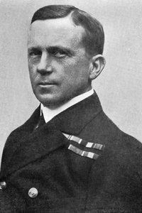 Contre-amiral Horace Hood, marin britannique, vers 1916