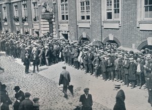 Recrues attendant devant le dépôt de recrutement central de Londres, 1914 - Unbekannt