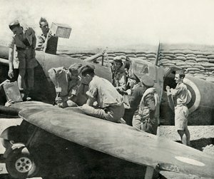 Ravitaillement et réarmement des chasseurs Spitfire, Malte, Seconde Guerre mondiale