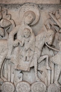 Bas-relief roman du chapiteau de la cathédrale d