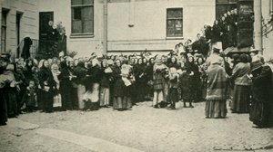 Femmes de soldats russes attendant des nouvelles du front, Première Guerre mondiale, 1915, vers 1920 - Unbekannt