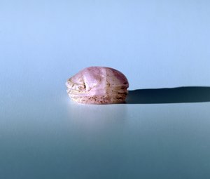 Scarabe en améthyste, Égypte ancienne, 13ème siècle av. J.-C.