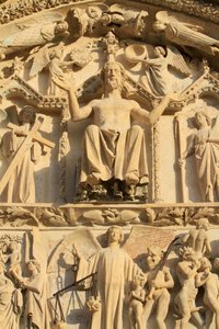 Sculpture du Christ assis sur un trône. Le Jugement Dernier. Tympan du portail central ouest. Cathédrale Saint-Étienne. - Unbekannt