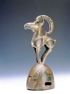 Terminal scythe en forme de chèvre de montagne, période Tagar, VIIe-VIe siècle av. J.-C. - Unbekannt