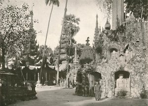 Sanctuaires à la pagode Shwe Dagon, Rangoon, 1900