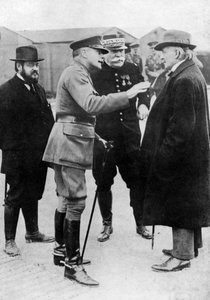 Sir Douglas Haig souligne un point au front, France, Première Guerre mondiale, 1916-1918, vers 1920