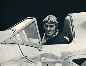 Sir Malcolm Campbell au volant de Bluebird, 1937