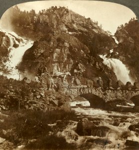 Skarafos et Lotefos sautant par-dessus des rochers, Norvège occidentale, vers 1905 - Unbekannt