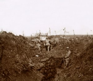 Soldats dans les tranchées, Massiges, nord de la France, vers 1914-1918