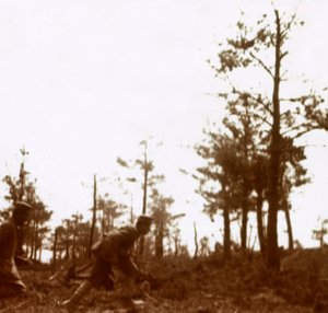 Soldats courant sur le champ de bataille - Unbekannt