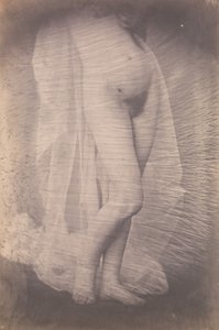 [Nu féminin debout]