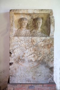 Stèle, Lucio Ostillio Siro, I cen