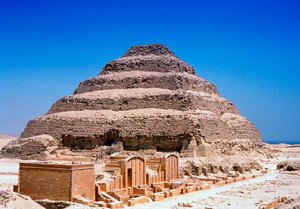Pyramide à degrés du roi Djoser Zozer, Saqqara, Égypte, 3ème dynastie, c2613 av. J.-C.