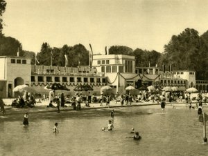 Baignade dans le lac Traunsee, Gmunden, Haute-Autriche, vers 1935