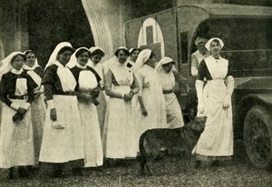 La Duchesse de Westminster avec des infirmières, Le Touquet, Première Guerre mondiale, 1914, c1920 - Unbekannt