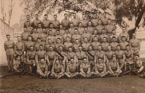 Le peloton de mitrailleuses du premier bataillon, The Queens Own Royal West Kent Regiment. Poona, Inde