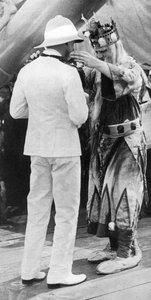 Le Prince de Galles décoré par le Roi Neptune, HMS Repulse, 1925