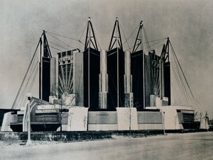 Le bâtiment des voyages et des transports, 1932-1933
