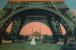 Le Trocadéro vu sous la tour Eiffel, Paris, vers 1920