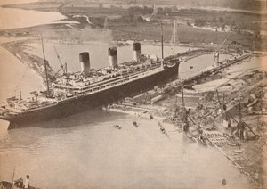 Le paquebot White Star Majestic entrant dans le plus grand bassin de radoub du monde à Southampton, vers 1934 - Unbekannt
