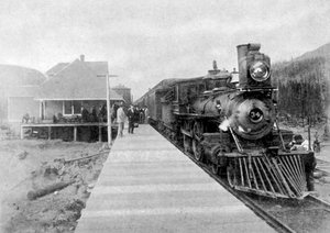 Le premier train transcontinental régulier à Fernie, Colombie-Britannique, Canada, 1886 1951