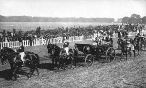 Le roi et la reine arrivant aux courses de Leopardstown, Dublin, juillet 1911 - Unbekannt