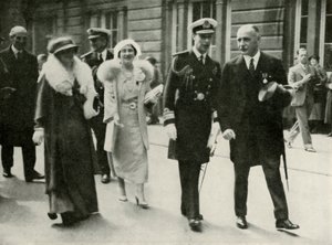 Leurs Majestés à Édimbourg pendant les célébrations du jubilé du roi George V, 1935, 1937 - Unbekannt