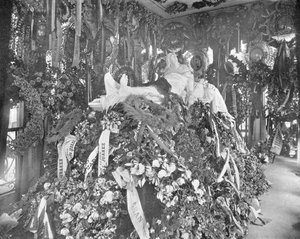 Tombe de Juarez, cimetière de San Fernando, Mexico, vers 1900