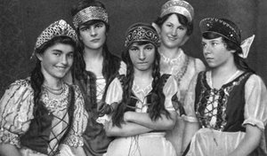 Costumes traditionnels portés par les femmes hongroises, Hongrie