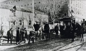 Grève des tramways à Madrid, la garde civile charge les grévistes qui tentent d