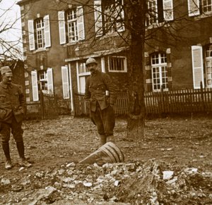 Obus de 380 non explosé, Verdun, nord de la France, vers 1914-1918 - Unbekannt