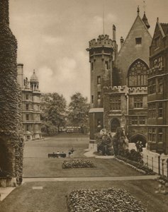 Vue des jardins de Middle Temple depuis Fountain Court, vers 1935