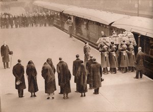 Veille du cercueil, couvert par le drapeau royal, 1936