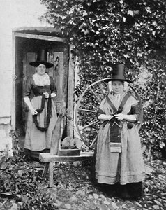 Femmes galloises avec un rouet