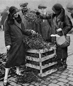 Femmes choisissant des bouquets de gui, Caledonian Market, Londres, 1926-1927