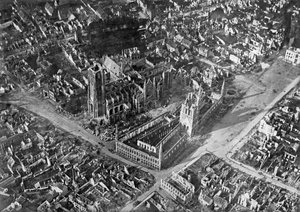 Ypres après le bombardement allemand, Première Guerre mondiale, 1914-1918, c1920