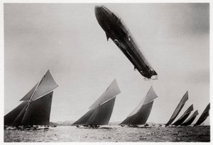 Zeppelin LZ11 Viktoria Luise en vol pendant la régate de Kiel, Allemagne, 1912 - Unbekannt
